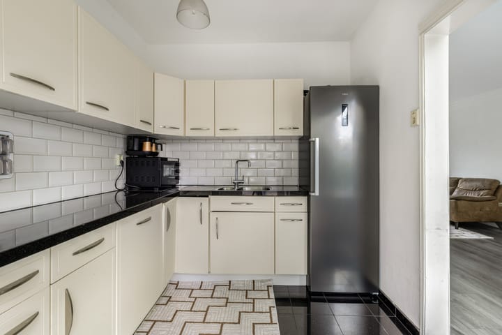 Photo 8 of Professor Hugo de Vriesstraat 13