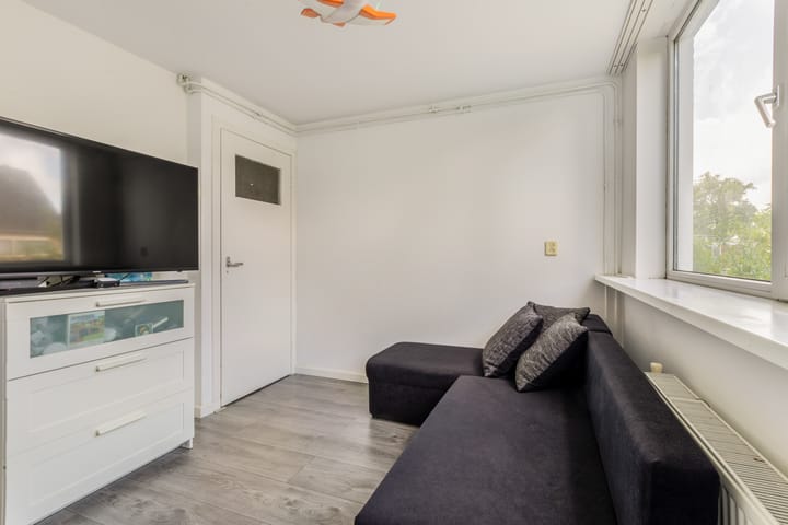 Photo 15 of Professor Hugo de Vriesstraat 13