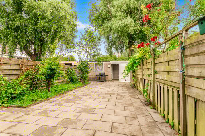 Photo 22 of Professor Hugo de Vriesstraat 13