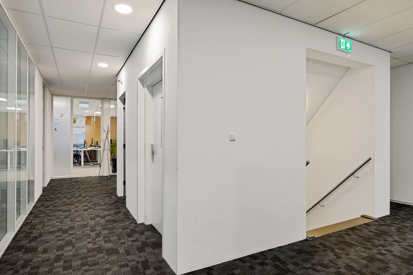 View photo 5 of Sixmastraat 3