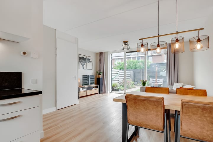 Photo 10 of Duivenhorst 8