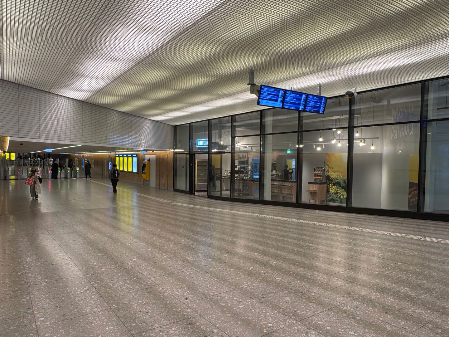 Bekijk foto 4 van Stationsplein 44