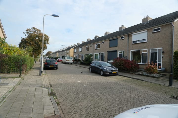 Photo 13 of van Hogendorpstraat 14