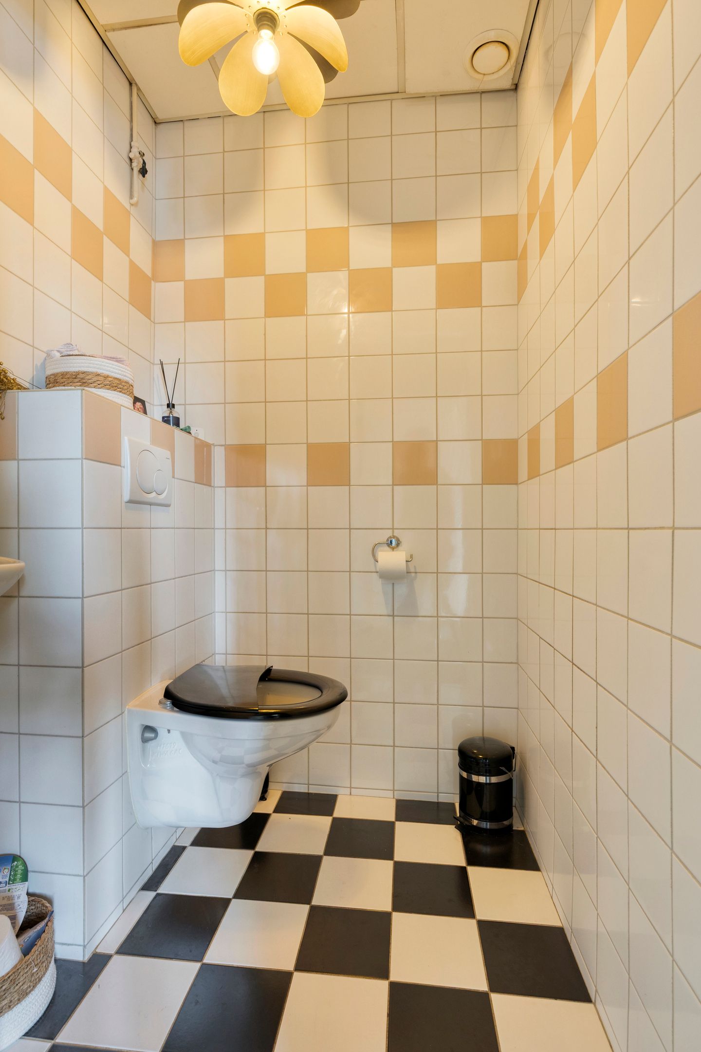 View photo 4 of Weeresteinstraat 121-A