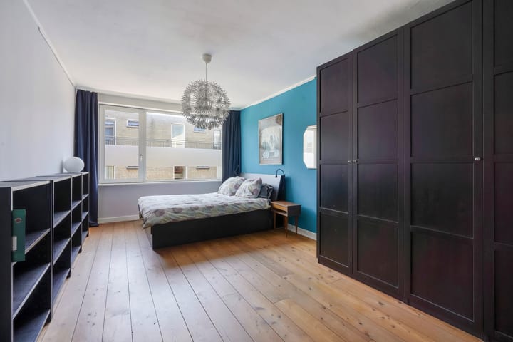 Photo 4 of Van Kinsbergenstraat 25