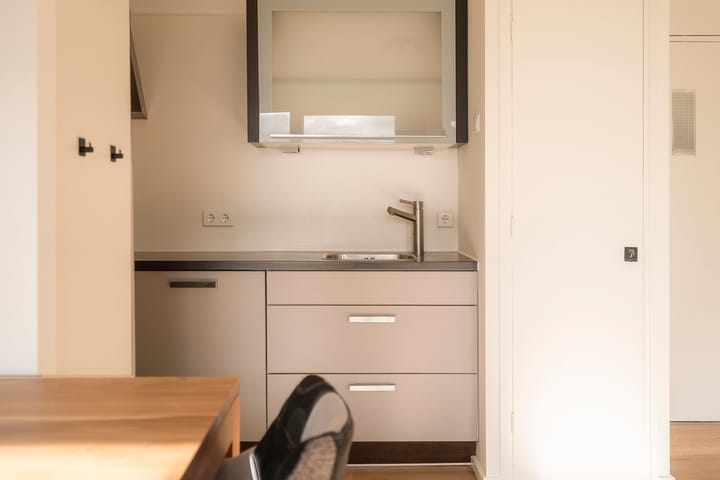 Photo 10 of Van Nijenrodeweg 573