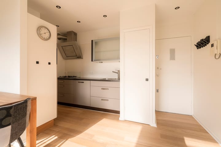 Photo 11 of Van Nijenrodeweg 573