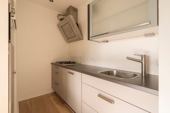 Photo 12 of Van Nijenrodeweg 573