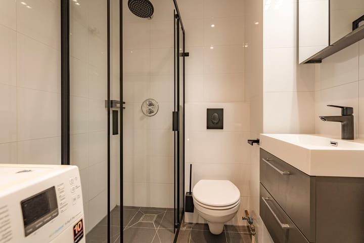 Photo 21 of Van Nijenrodeweg 573