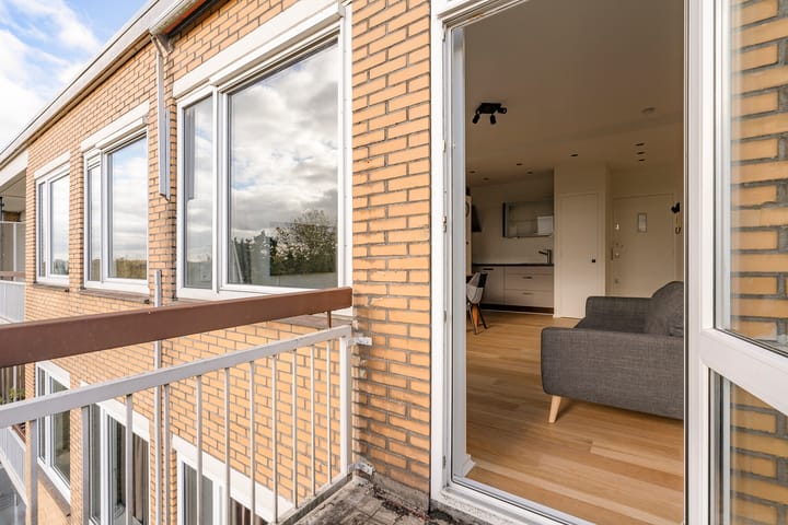 Photo 29 of Van Nijenrodeweg 573