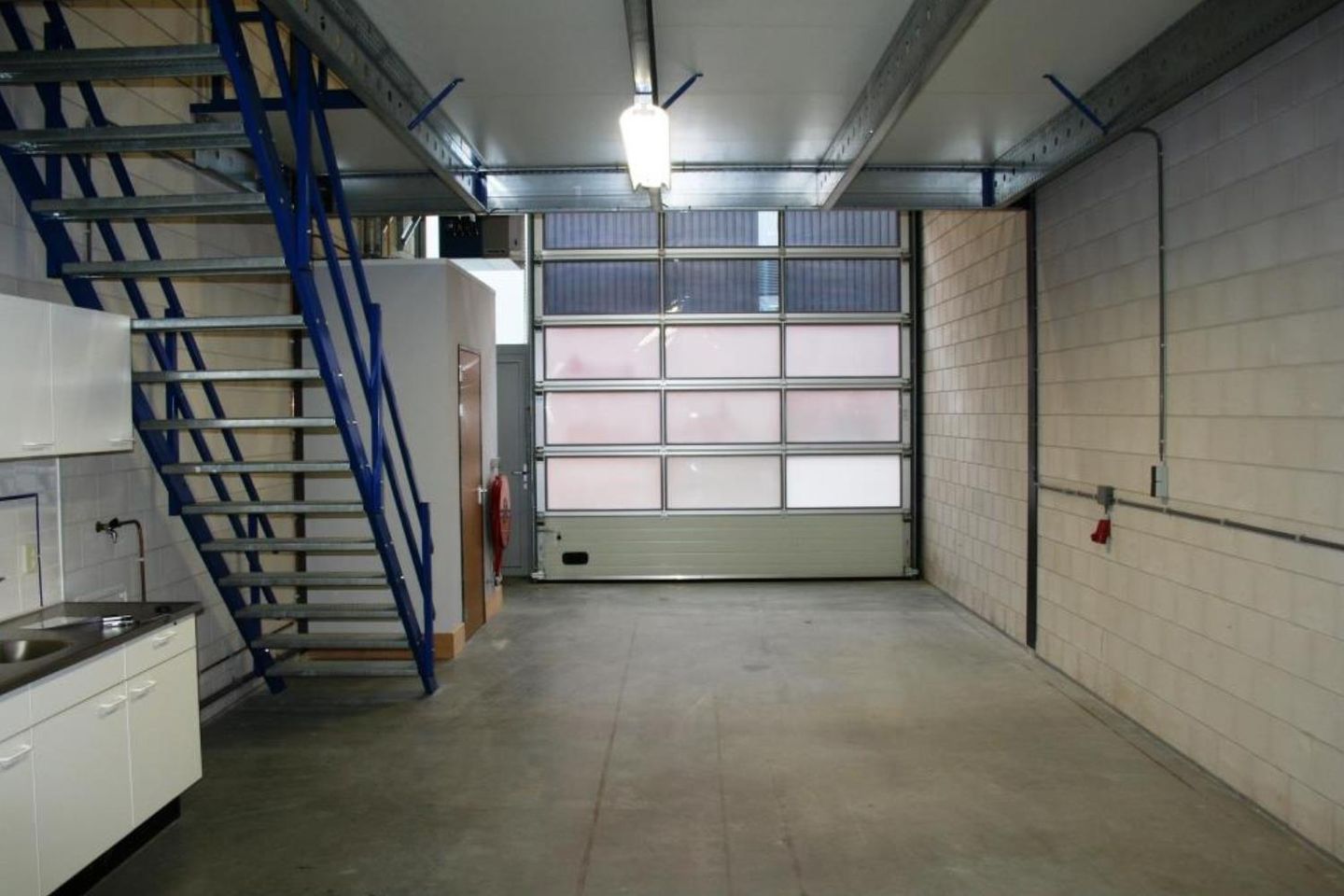 Bekijk foto 3 van Aston Martinlaan 18-E