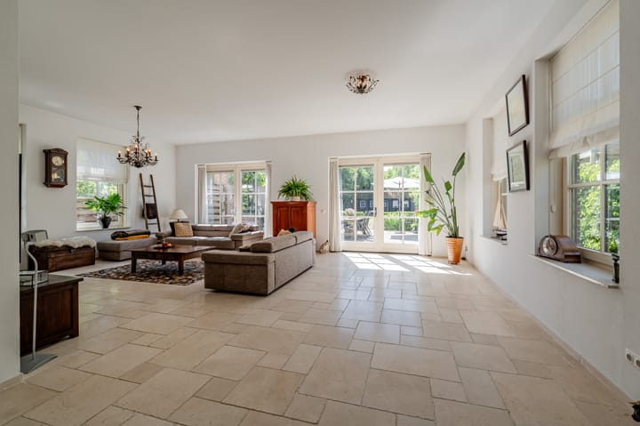 Photo 12 of Aalsmeerderweg 322