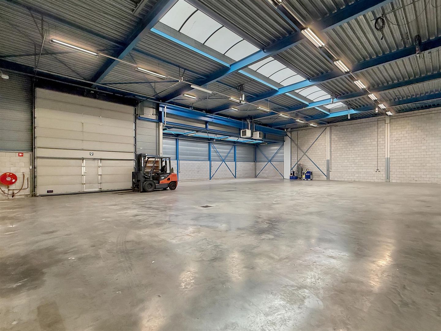 View photo 3 of Lijnbaan 75