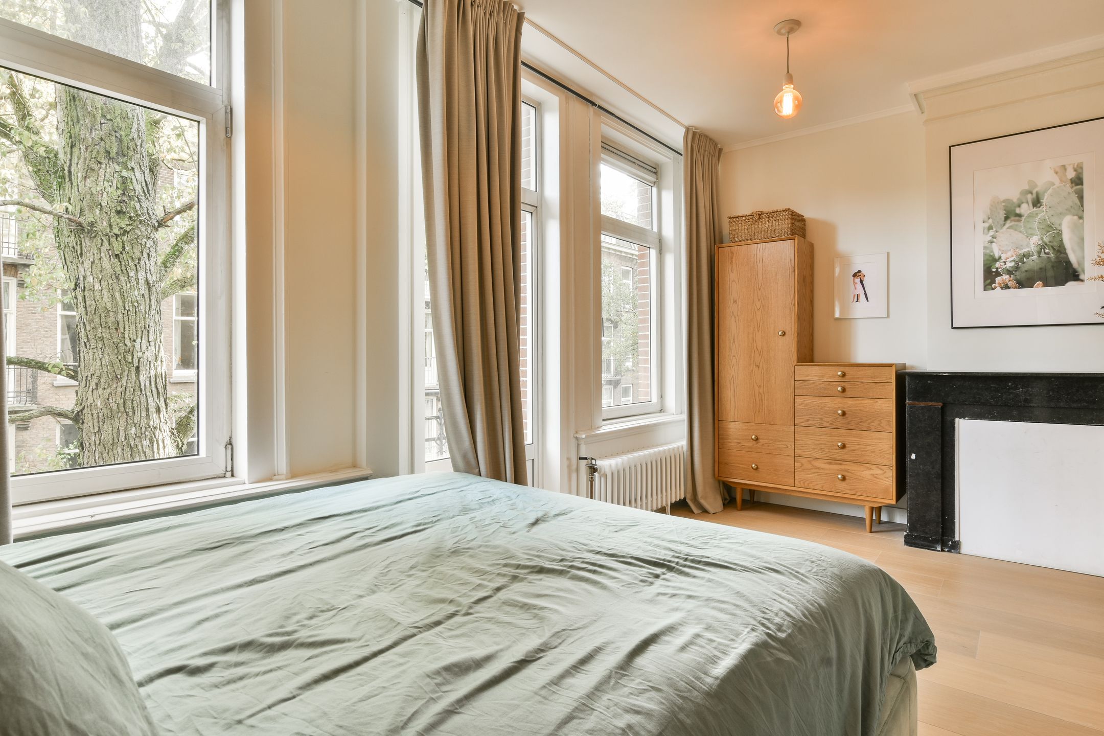 Photo 18 of Graaf Florisstraat 25-2