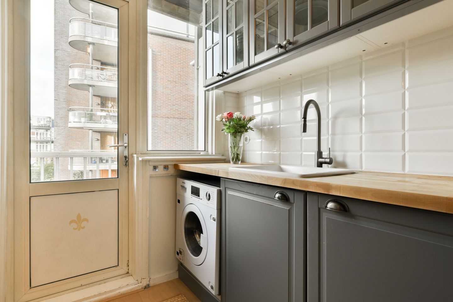 Photo 10 of Graaf Florisstraat 25-2
