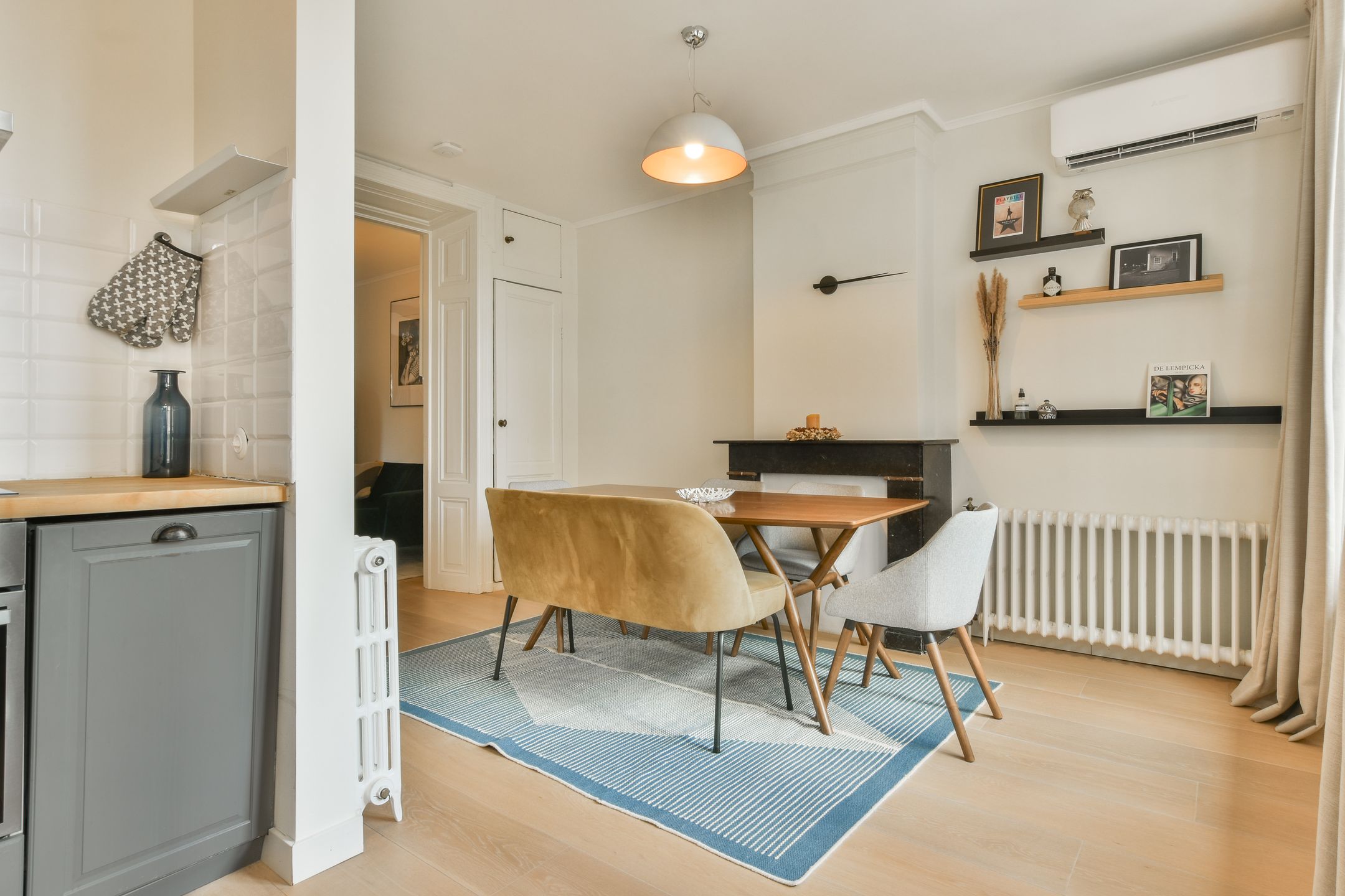 Photo 12 of Graaf Florisstraat 25-2
