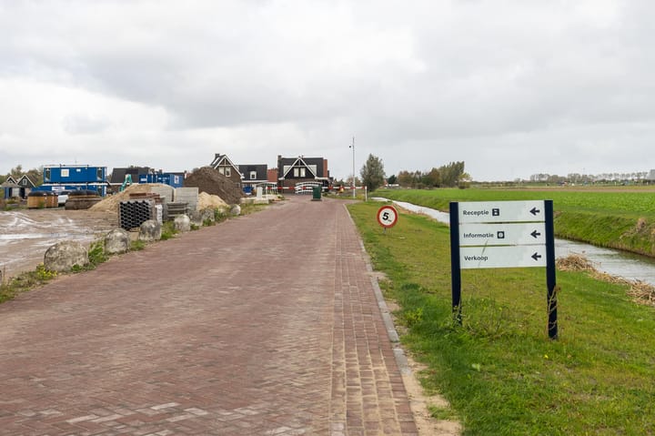 Photo 32 of De Waid 110