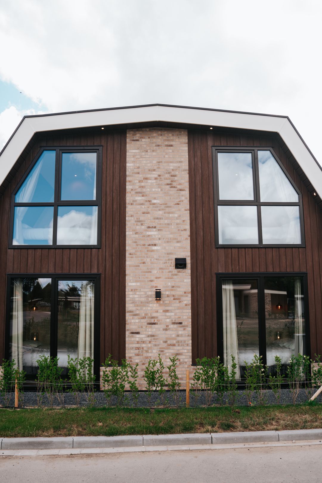 Photo 2 of Hogebrugweg 11-B2