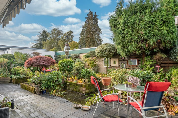 Foto 20 van Bisschop Bekkerslaan 1