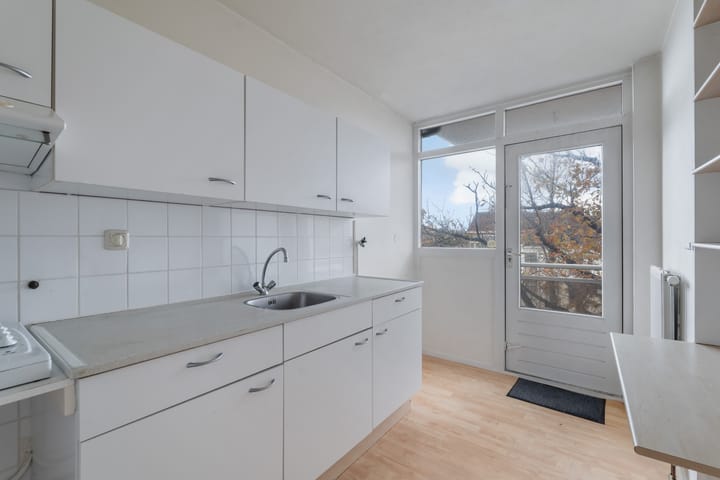 Photo 3 of Haarlemmerweg 1-E