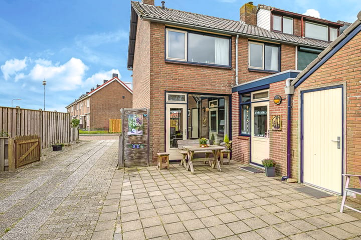 Photo 39 of De Tip 10