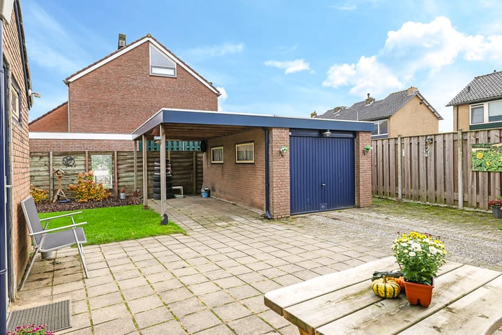 Photo 41 of De Tip 10