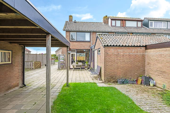 Photo 44 of De Tip 10