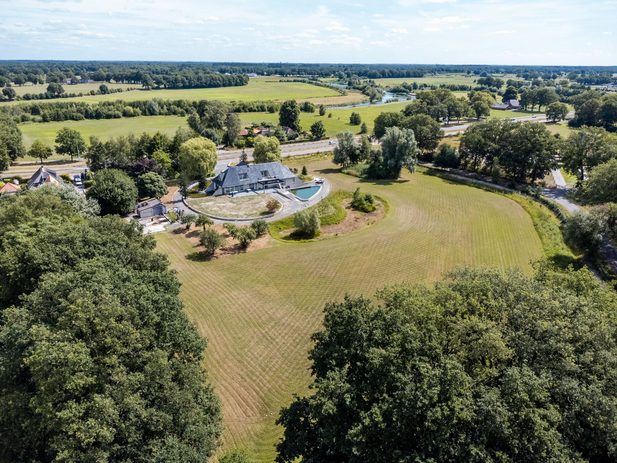 Foto 3 van Provincialeweg Zuna 15