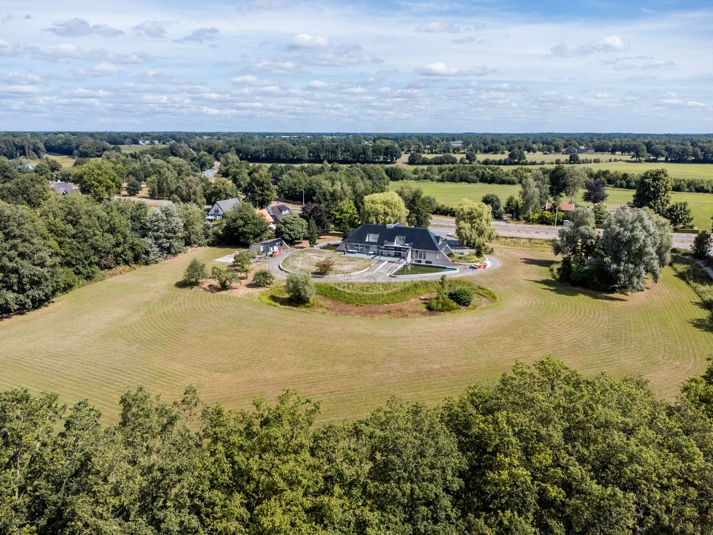 Foto 5 van Provincialeweg Zuna 15