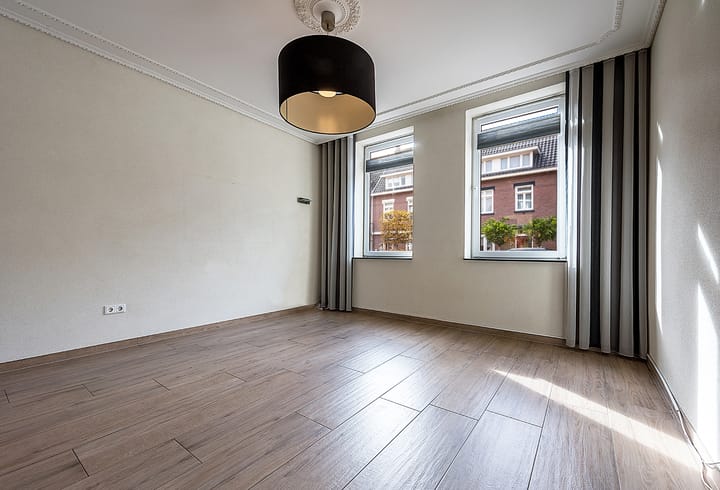 Foto 6 van Julianastraat 41