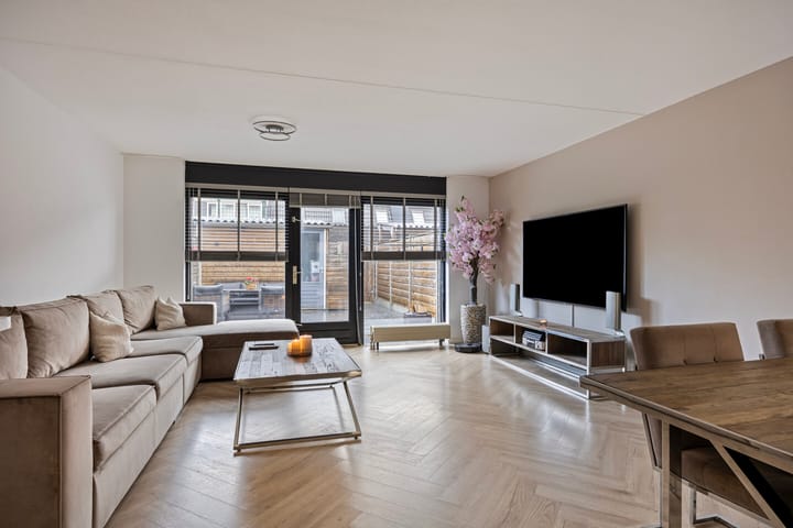 Photo 3 of Catharina van Rennesstraat 18