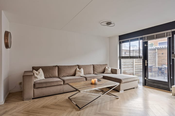 Photo 4 of Catharina van Rennesstraat 18