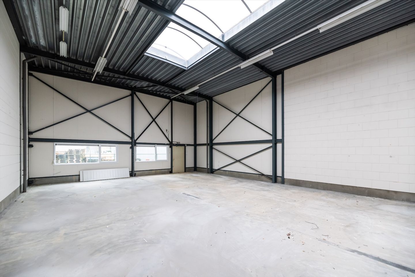 View photo 5 of Minervum 7378