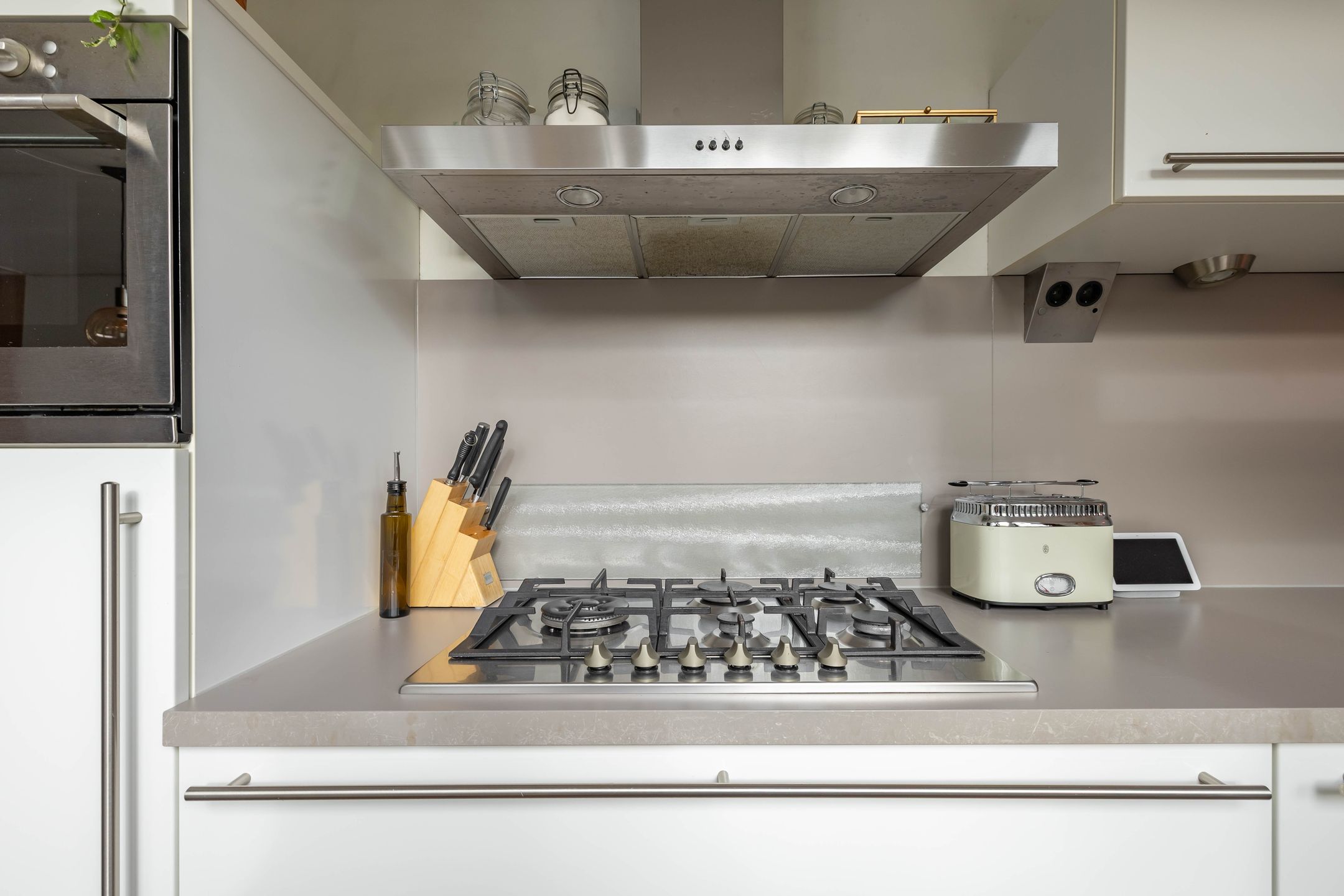 Photo 24 of Hermanstraat 15