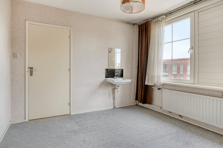 Photo 16 of Burgemeester van Zuijenstraat 23