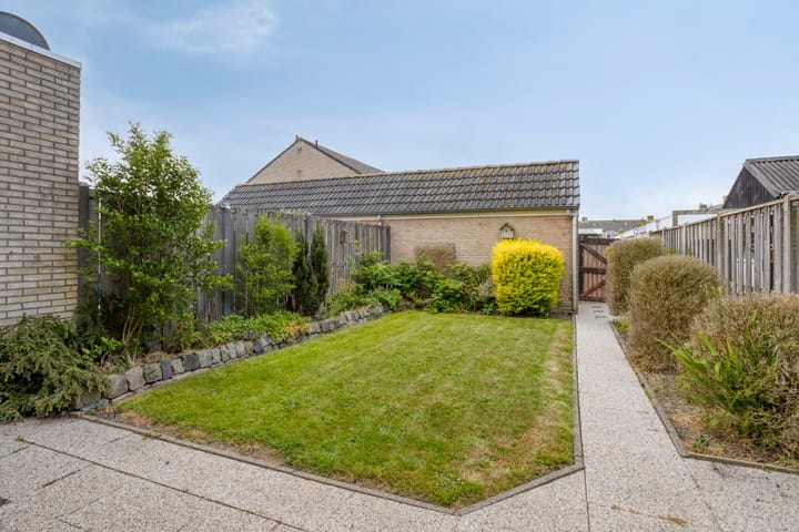 Photo 20 of Burgemeester van Zuijenstraat 23