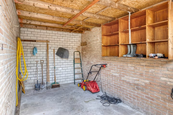 Photo 22 of Burgemeester van Zuijenstraat 23