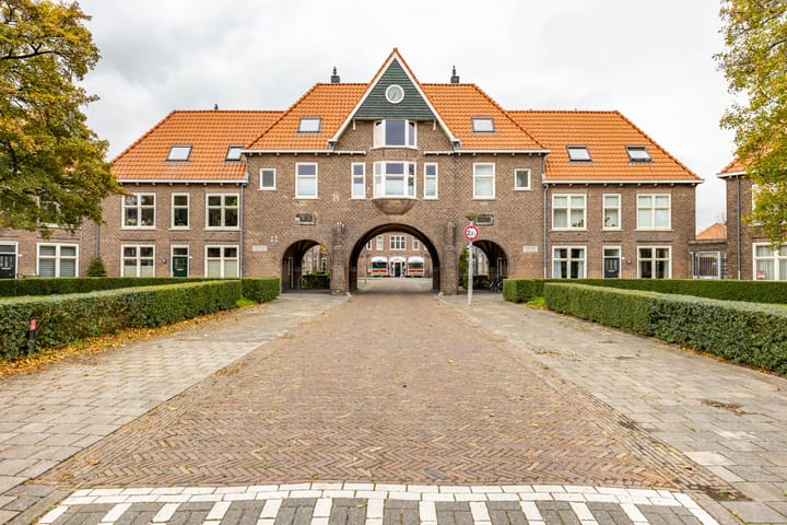 Photo 51 of Hermanstraat 15