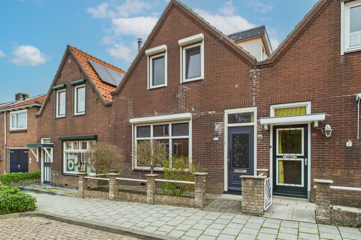 Burg. Langebeekestraat 4