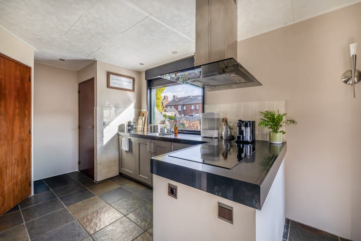 Photo 10 of Sint Annastraat 27