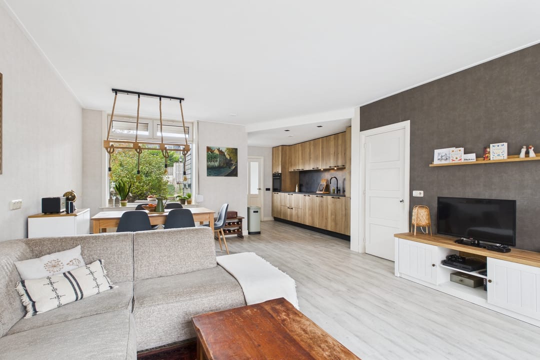 Foto 11 van Burg. Langebeekestraat 4