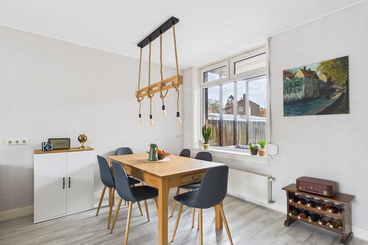 Photo 12 of Burg. Langebeekestraat 4