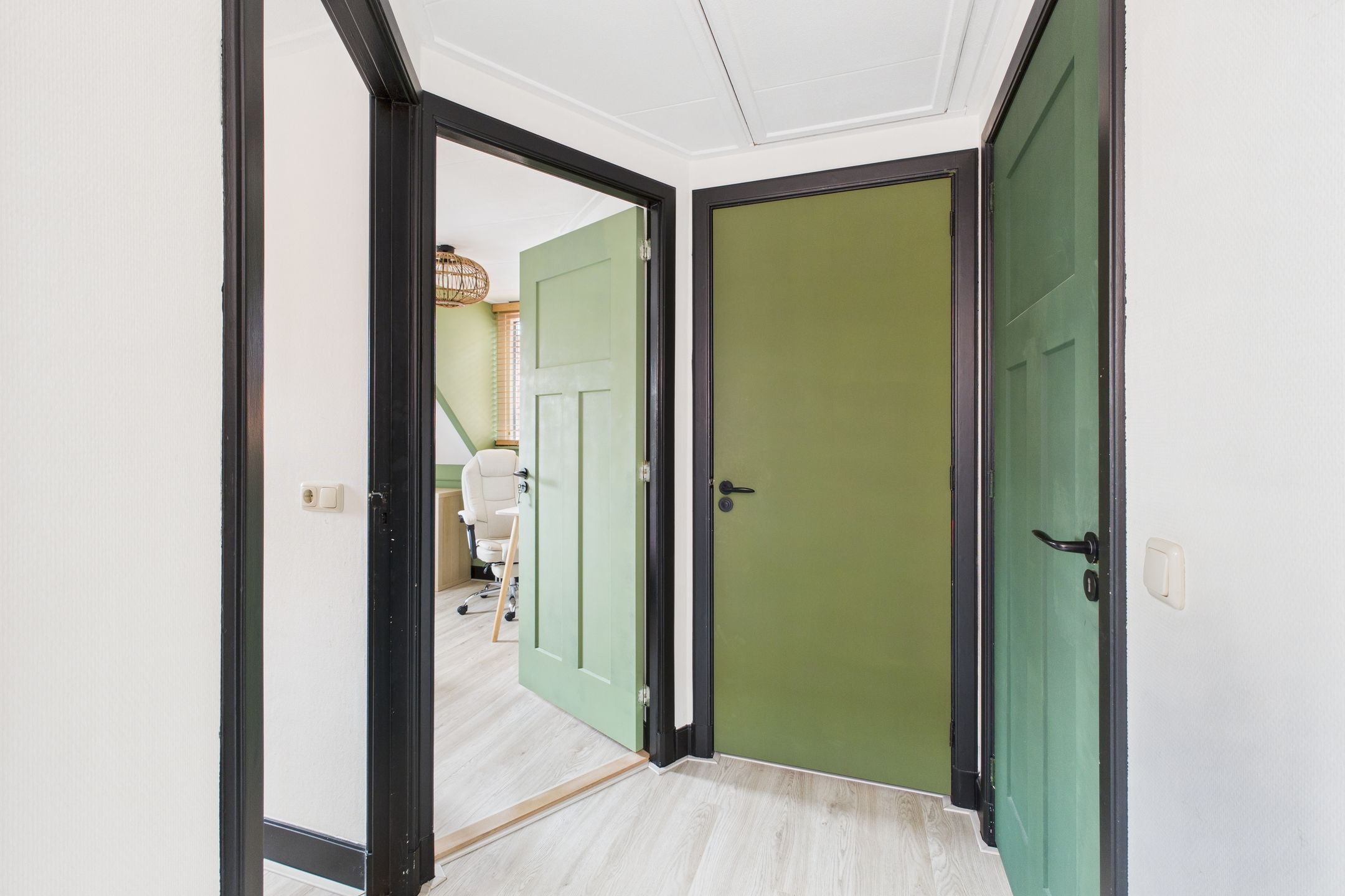 Foto 21 van Burg. Langebeekestraat 4