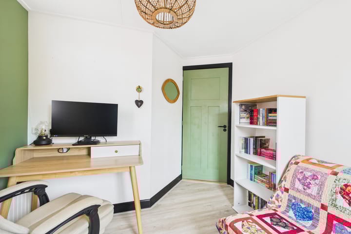 Photo 23 of Burg. Langebeekestraat 4