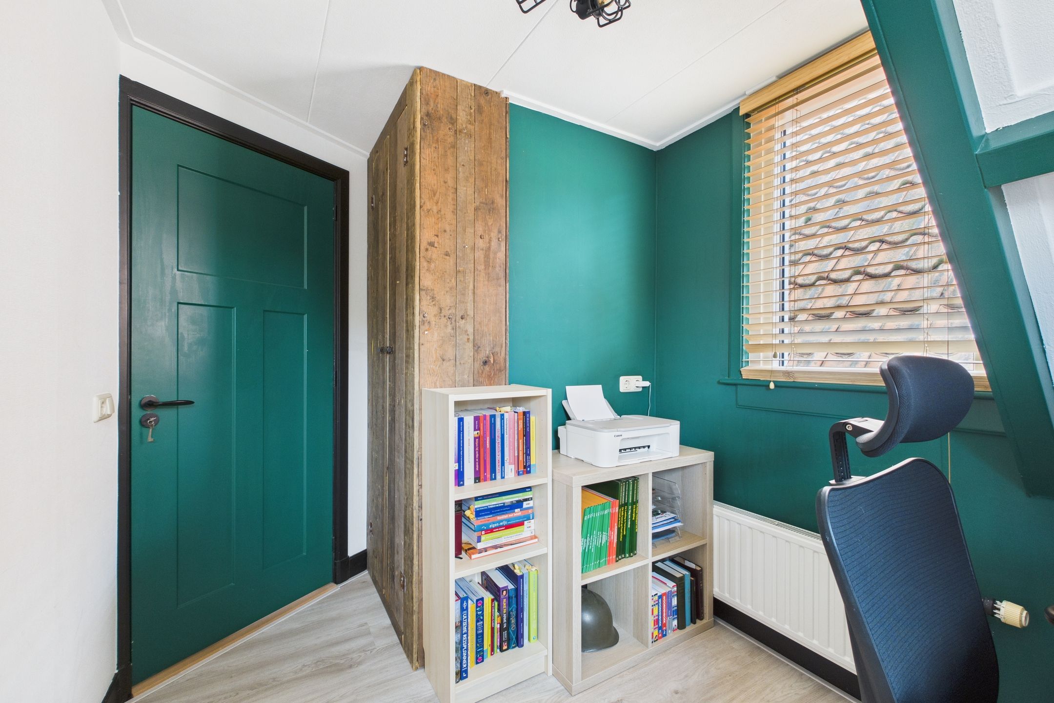 Foto 30 van Burg. Langebeekestraat 4