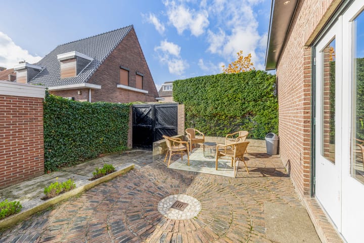 Photo 37 of Sint Annastraat 27