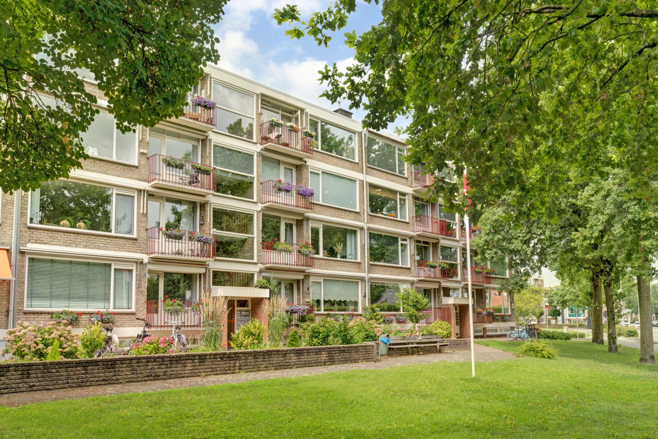 Photo 3 of Stadswal 26-B