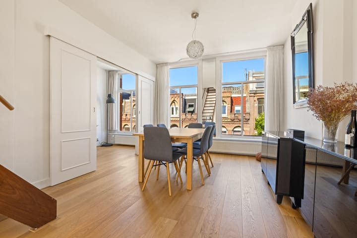 Photo 1 of Derde Helmersstraat 3-3