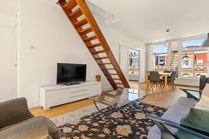 Photo 4 of Derde Helmersstraat 3-3