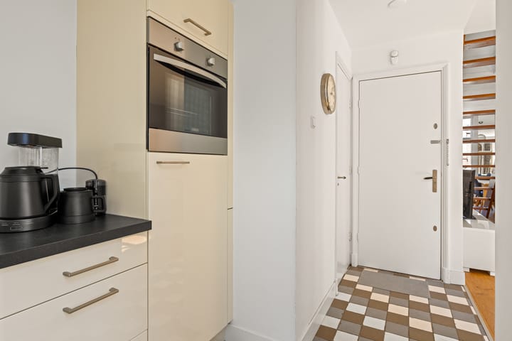 Photo 8 of Derde Helmersstraat 3-3